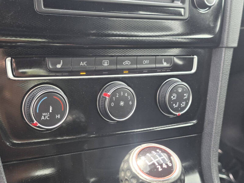 2016 Volkswagen Golf GTI SE