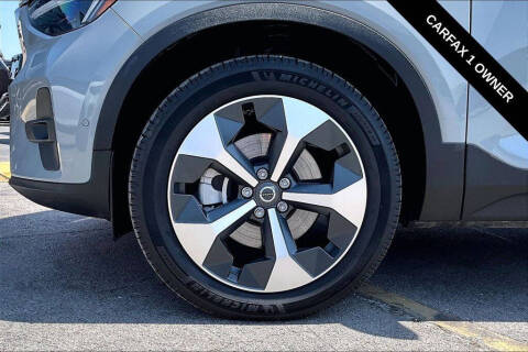 2024 Volvo XC40 B5 Plus Bright Theme