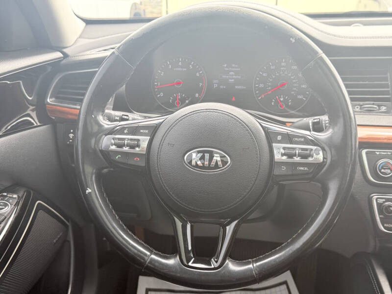 2017 Kia Cadenza Limited