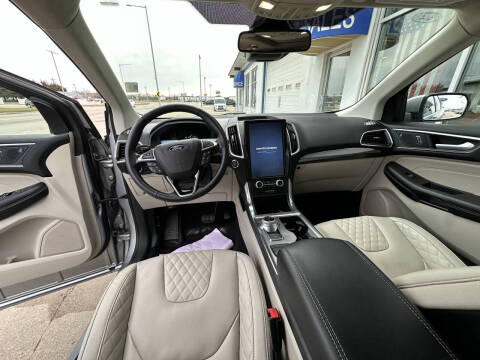 2024 Ford Edge Titanium