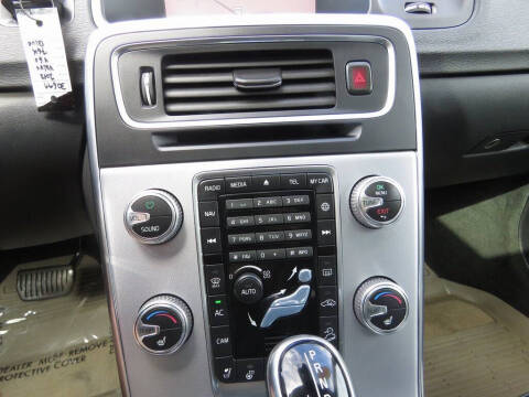 2018 Volvo V60 Cross Country T5 Premier