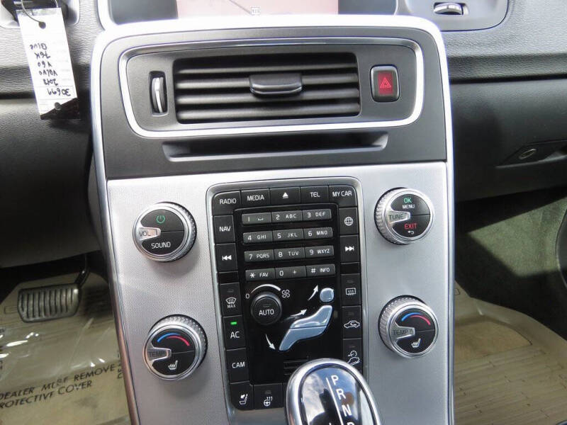 2018 Volvo V60 Cross Country T5 Premier