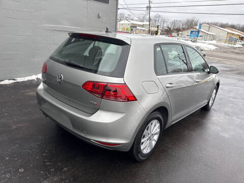 2017 Volkswagen Golf TSI S