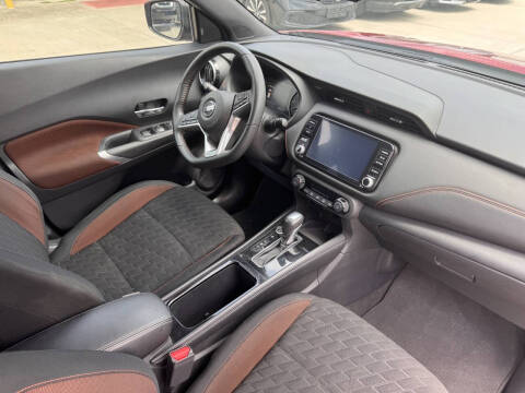 2021 Nissan Kicks SR