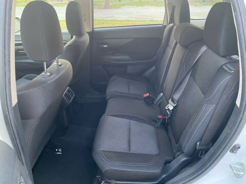 2020 Mitsubishi Outlander ES