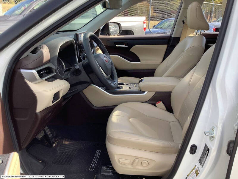 2022 Toyota Highlander XLE