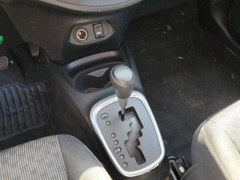 2015 Toyota Yaris 5-Door L