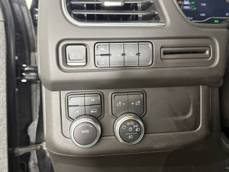 2023 GMC Yukon XL SLE