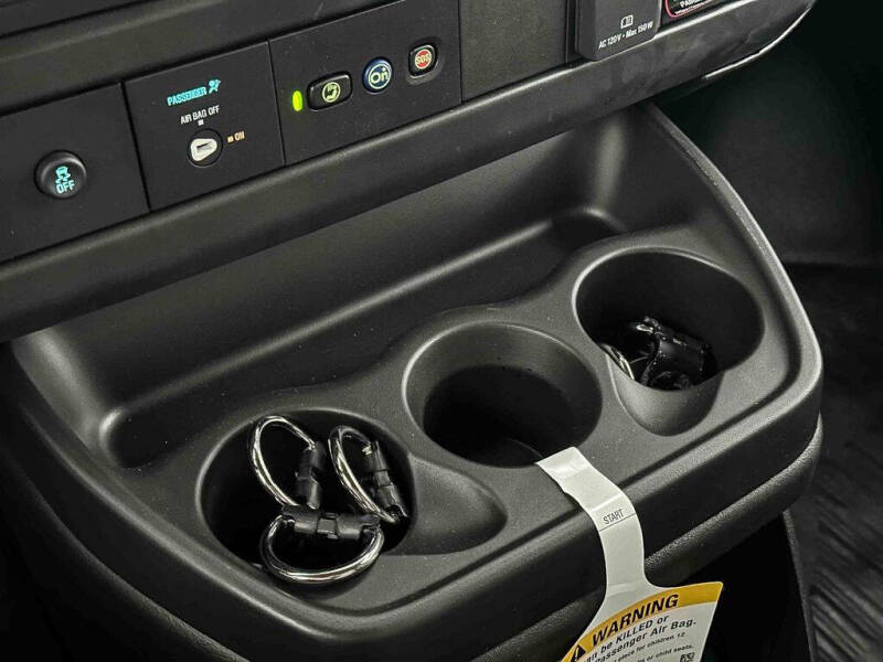 2025 Chevrolet Express 2500