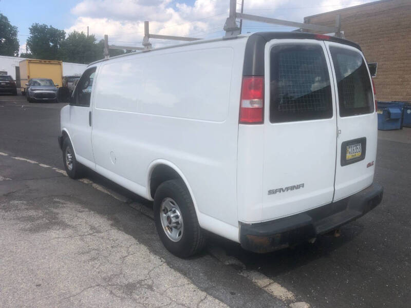 2017 GMC Savana 2500