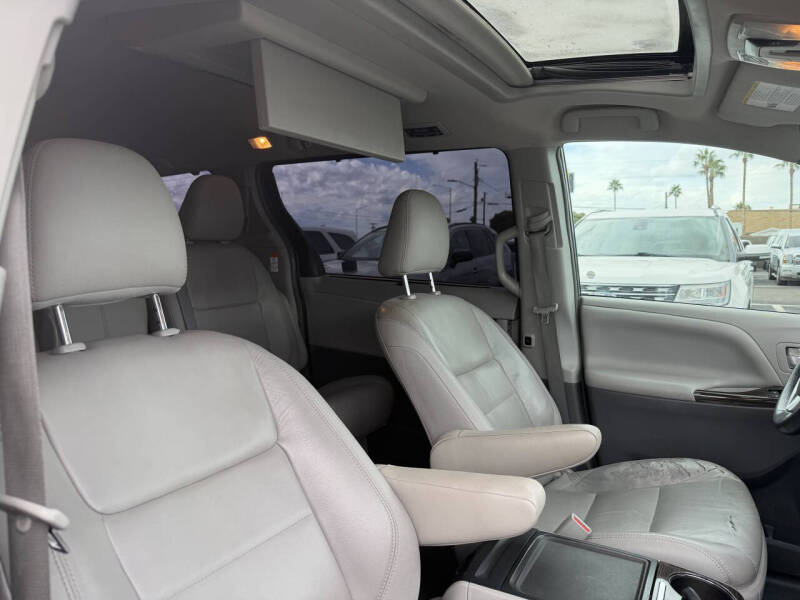 2016 Toyota Sienna XLE Premium 8-Passenger