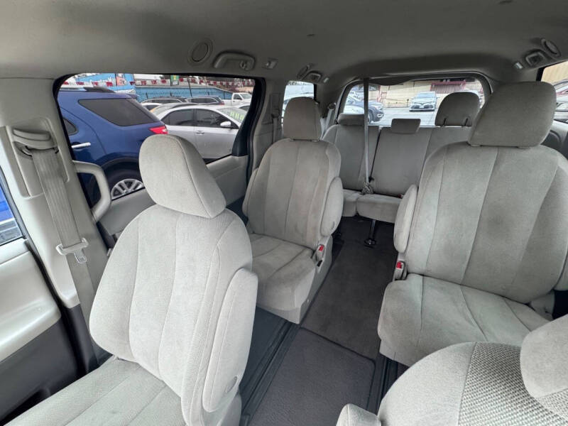 2013 Toyota Sienna L 7-Passenger