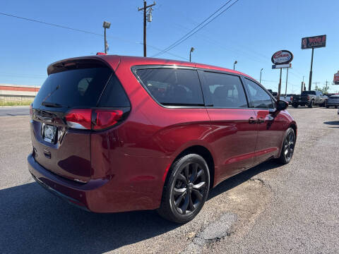 2020 Chrysler Pacifica Touring