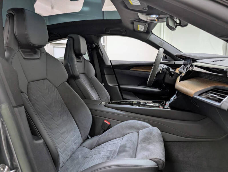 2023 Audi e-tron GT quattro Premium Plus