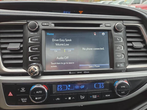 2017 Toyota Highlander SE