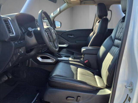 2024 Nissan Frontier SL