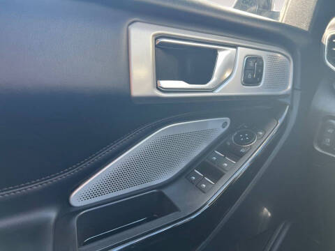 2023 Ford Explorer Hybrid Platinum