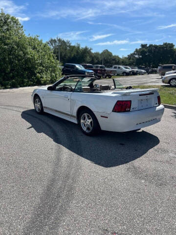 2002 Ford Mustang Deluxe