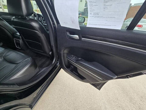 2016 Chrysler 300