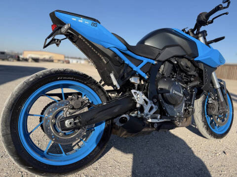 2023 Suzuki GSX-8S