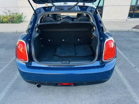 2017 MINI Hardtop 4 Door Cooper