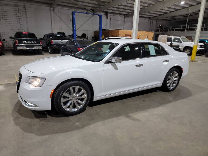 2018 Chrysler 300 for sale at De Anda Auto Sales in Storm Lake IA