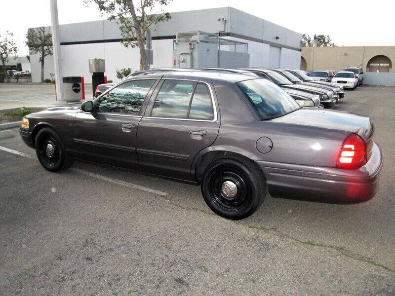 2011 Ford Crown Victoria Police photo 4