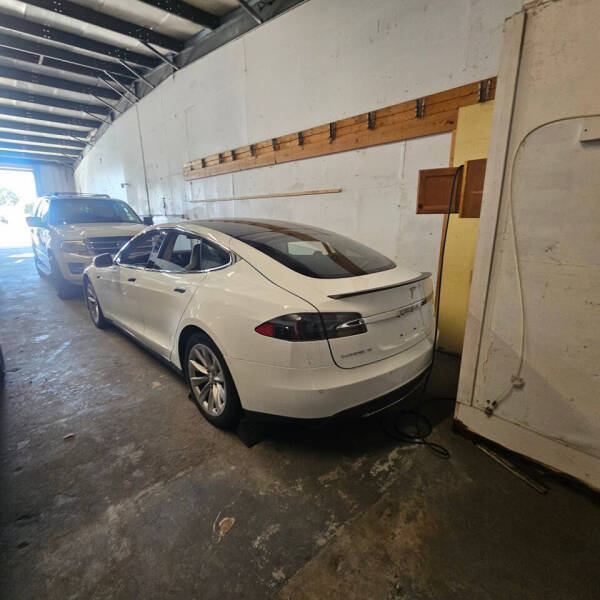 2014 Tesla Model S P85
