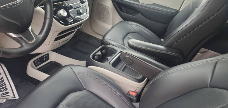 2020 Chrysler Voyager LXi