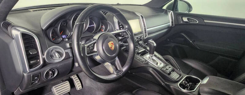 2016 Porsche Cayenne GTS