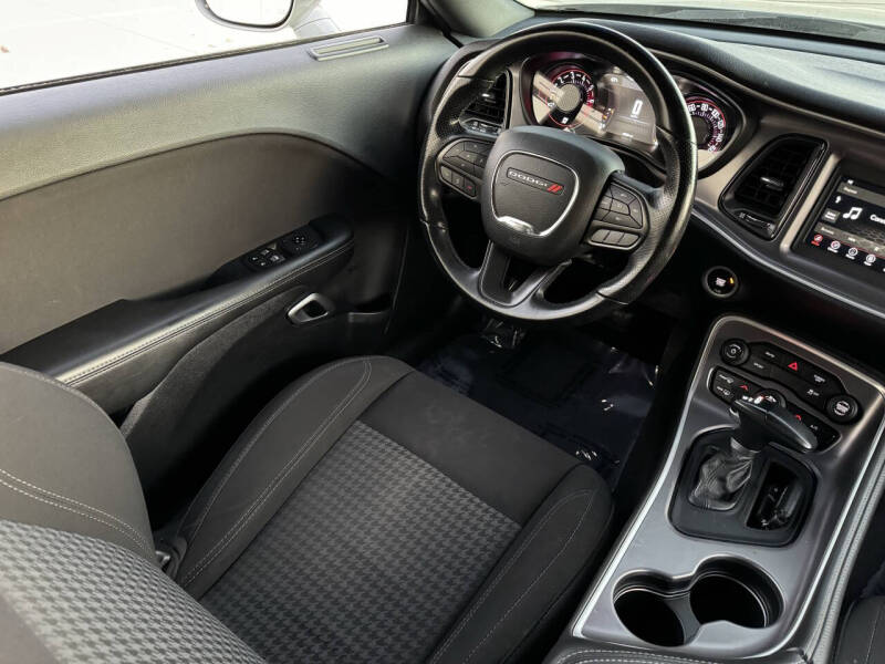 2020 Dodge Challenger SXT