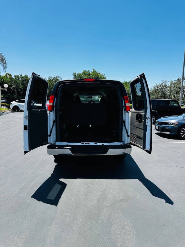2017 Chevrolet Express LT 3500