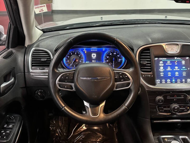 2018 Chrysler 300 Touring