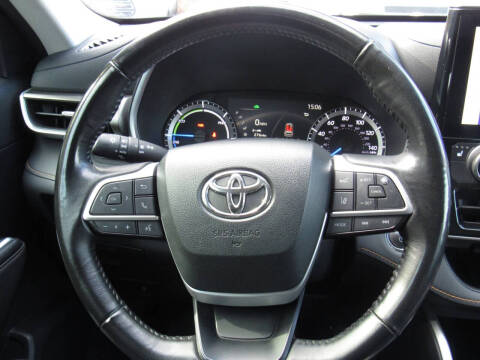 2023 Toyota Highlander Hybrid Bronze Edition