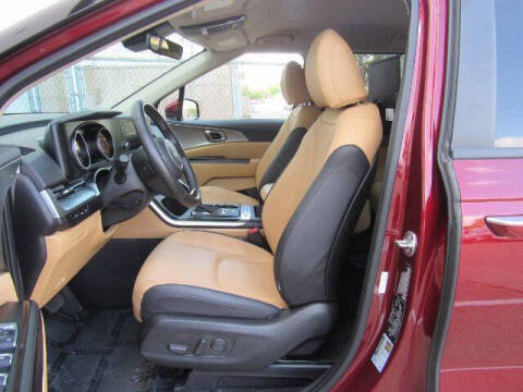 2023 Kia Carnival LX