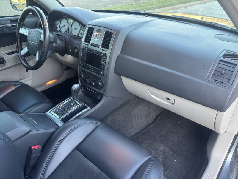 2006 Chrysler 300 SRT-8