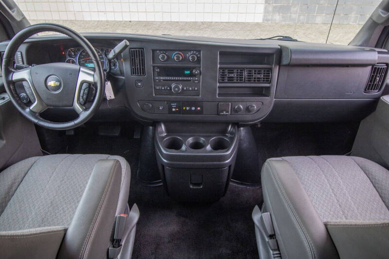 2017 Chevrolet Express LT 3500