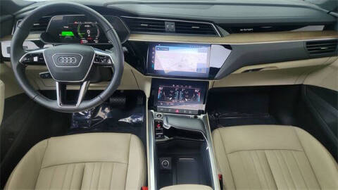 2024 Audi Q8 Sportback e-tron quattro Premium S line