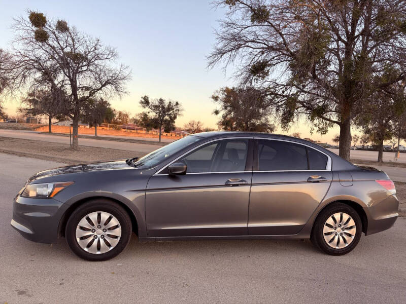 2011 Honda Accord LX's photo