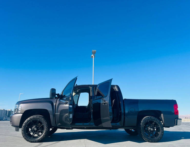 2011 Chevrolet Silverado 1500 LT photo 9