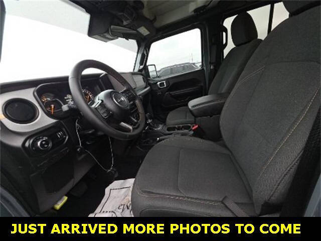 2024 Jeep Gladiator Sport