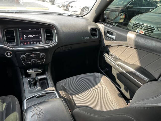 2017 Dodge Charger SXT