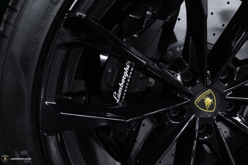 2023 Lamborghini Urus S