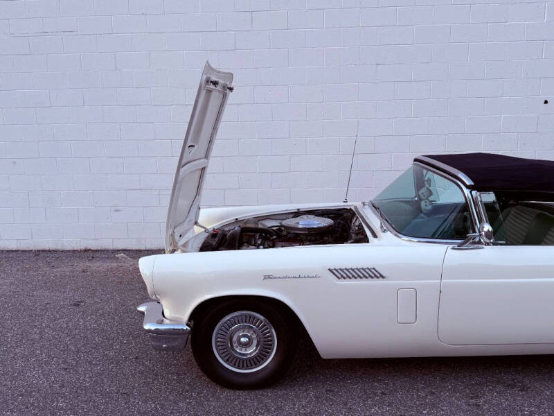 1957 Ford Thunderbird