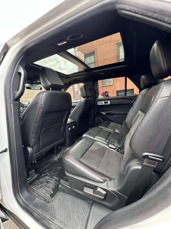 2022 Ford Explorer ST-Line
