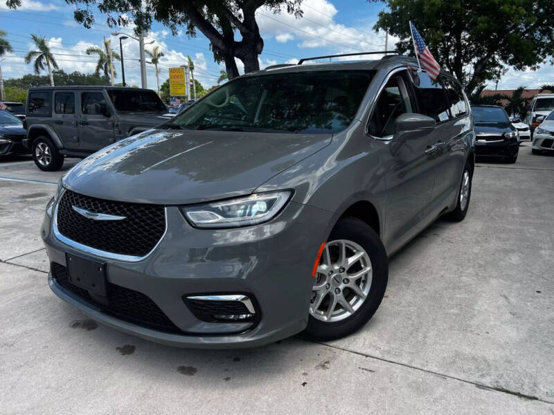 2022 Chrysler Pacifica Touring L