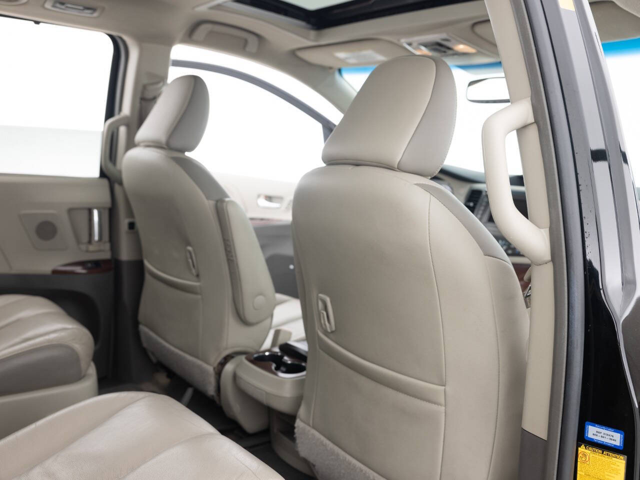 Used Car 2014 Toyota Sienna  Limited 7 Passenger 4dr Mini Van For Sale Under $15,000 In Coal City, Illinois