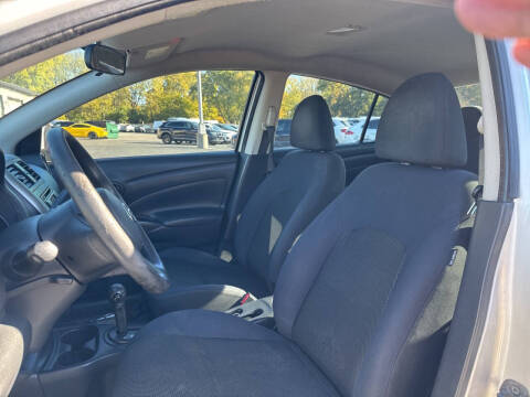 2012 Nissan Versa 1.6 SV