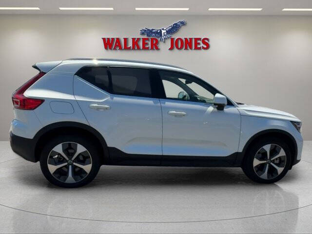 2024 Volvo XC40 B5 Core Bright Theme