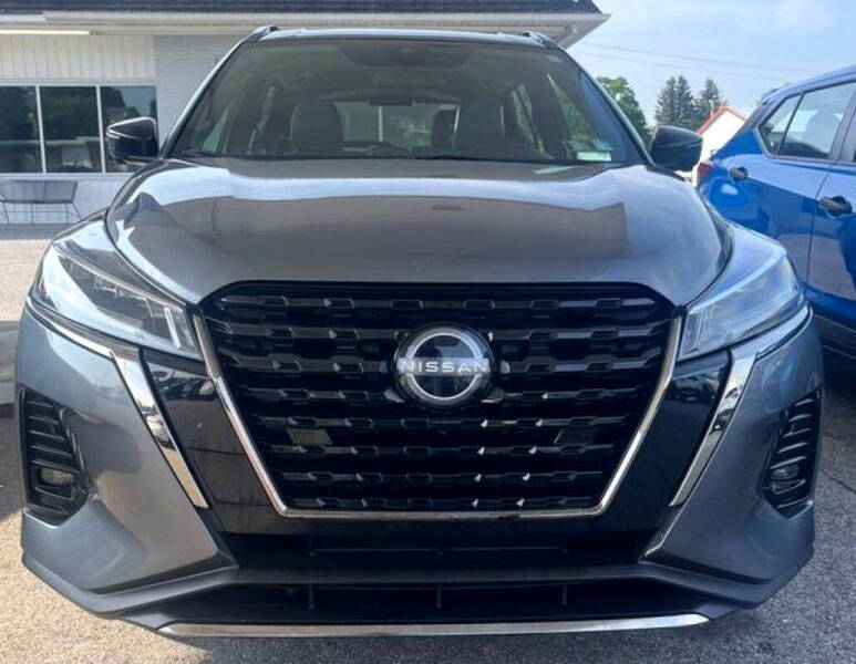 2023 Nissan Kicks SR